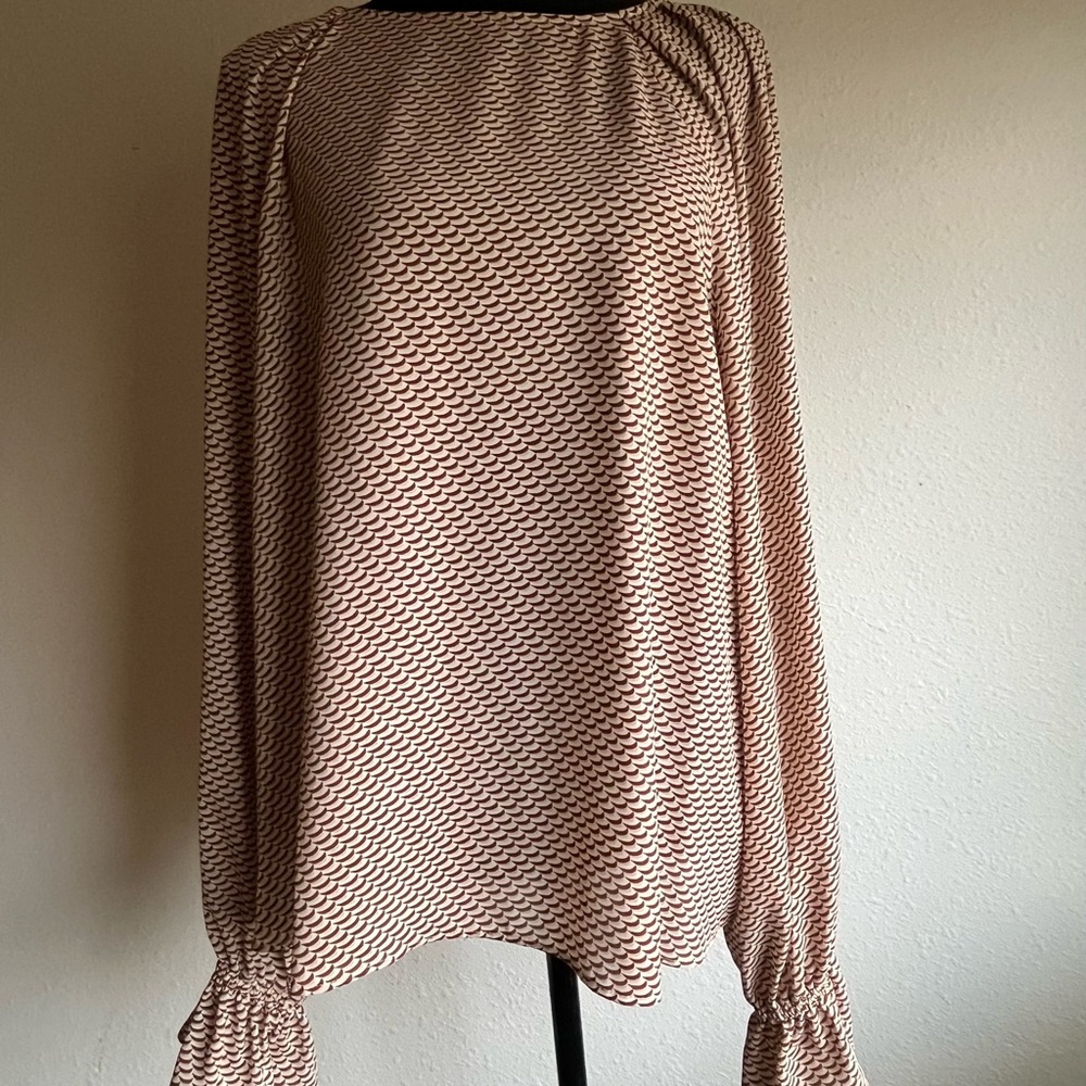 Worthington Women's Blouse in Cream and Brown Wave Pattern